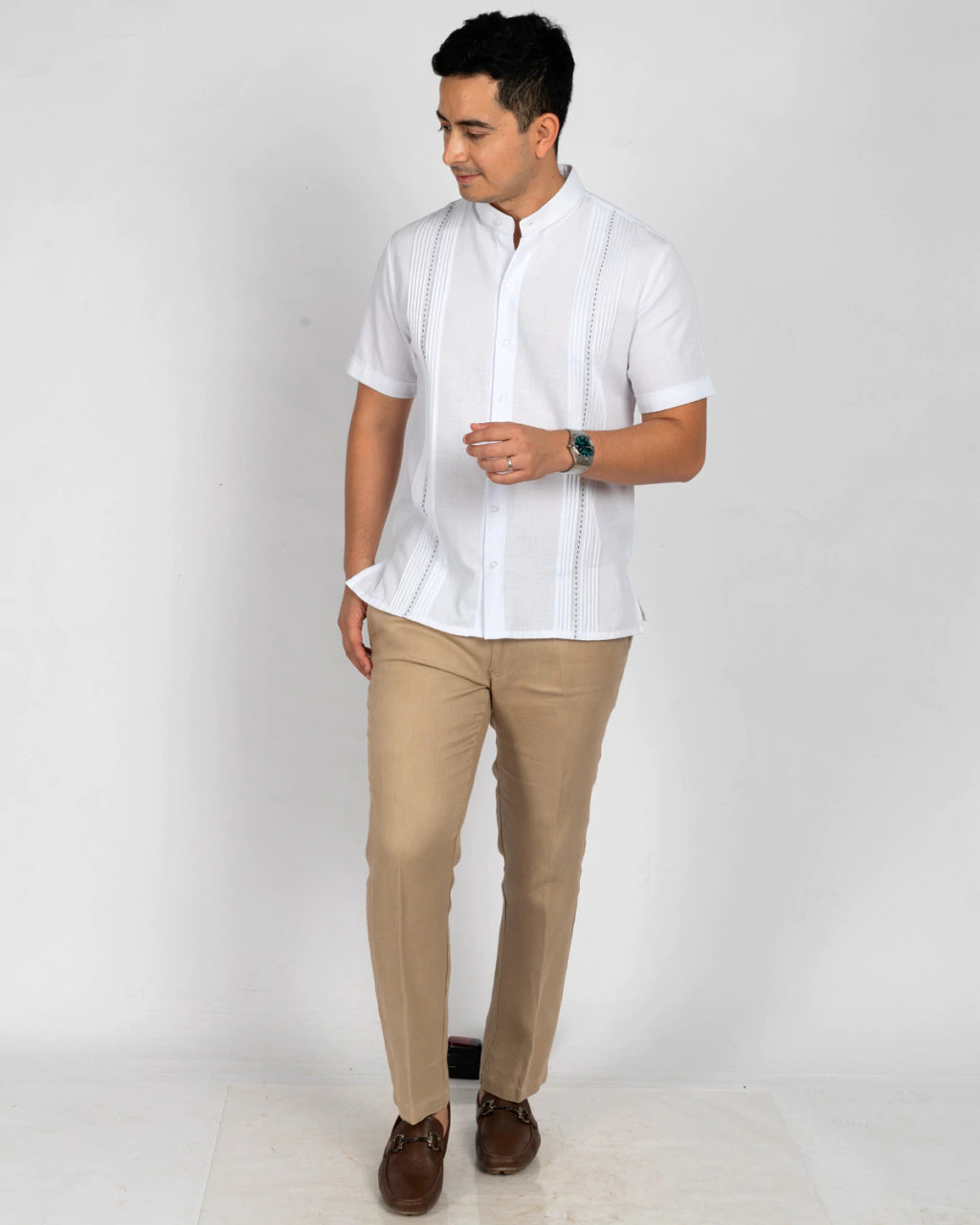 Yucatan Linen Guayabera Shirt with Mandarin Collar - Chapap Model